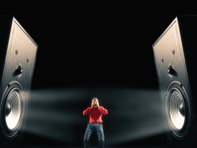 Telewizor za kilka tysięcy, a dźwięk jak z puszki? Jest rozwiązanie