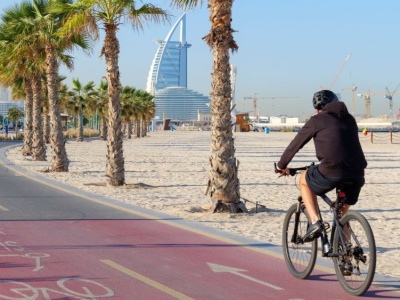 Walentynki z LOT nie tylko dla zakochanych. Jest specjalny kod promocyjny