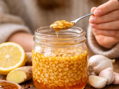 Zdrowy, skuteczny i smaczny. Domowy syrop na przeziębienie, który naprawdę działa