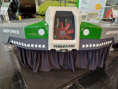 Co to jest? Obciążnik? A nie, bo to… sprężarka, no i obciążnik też. Tak przy okazji