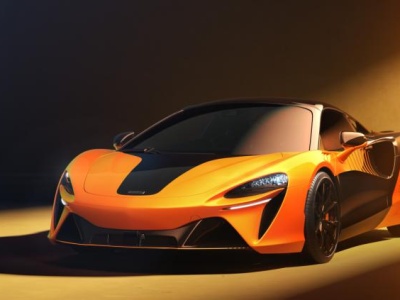 Tylko 10 sztuk na świecie. McLaren świętuje podwójną koronę limitowaną edycją Artury