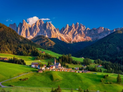 Słynna włoska wioska ograniczy turystom dostęp do instagramowej atrakcji. “Samochody i autokary będą zawracane”