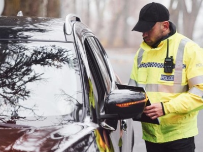 Policjant stracił prawo jazdy podczas służby. Zatrzymali go koledzy z tarnowskiej drogówki