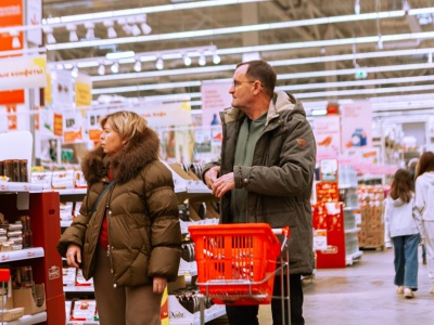 Jakie zarobki pozwolą godnie żyć rodzicom? 