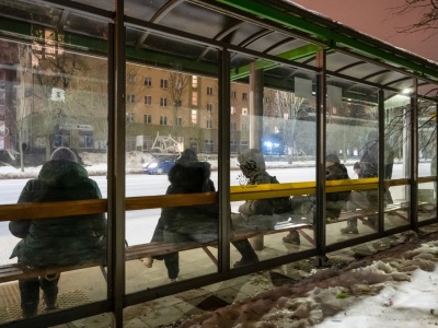 RCB ostrzega 12 województw przed marznącym deszczem i gołoledzią