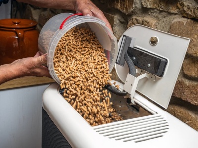 Brakuje pelletu, a ceny rosną. Minister reaguje. 