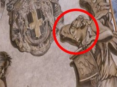 Mieli dość sławy fresku. Usunięto twarz premier Włoch