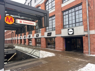 Zakupy w zabytkowych wnętrzach przy metrze Szwedzka