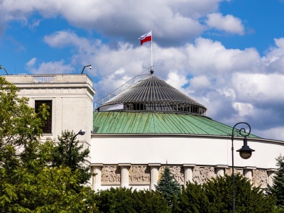 Pat w Sejmie? Nowy sondaż daje do myślenia