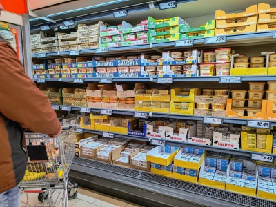 Przyjeżdżają do Polski, bo mamy taniej. Rzucili się na jeden produkt. To już ponad 10 zł różnicy