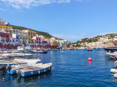 Włosi trzymają tę wyspę w tajemnicy. Jest lepsza i tańsza od Capri