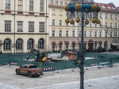 Więcej zieleni w Rynku. Ruszyły prace.