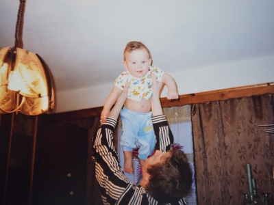 Jest świeżo upieczonym ojcem i ma problem z odwiedzinami jednej osoby. 