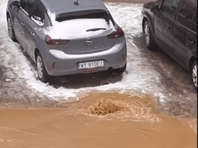 Seria awarii wodociągowych w Warszawie. Bez wody ponad 100 budynków w tym przedszkole i urząd dzielnicy