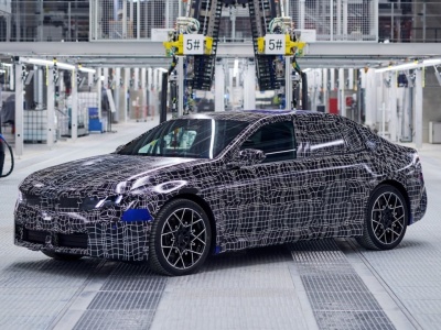 Produkcja nowego BMW rozpoczęta. Jeszcze nigdzie nie biegnijcie