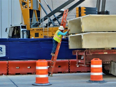 Duński gigant morski zwolni tysiące pracowników. Akcje spadają po wynikach. Pracownicy z Polski na bruk?