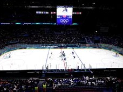 Skandal na igrzyskach. Rosyjska flaga na meczu USA - Czechy