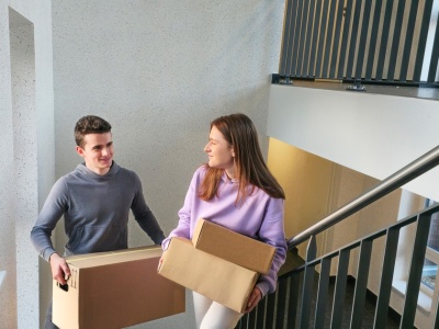 Ula chciała pożyczyć od sąsiadki mąkę. 