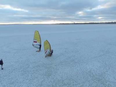 Bałtyk skuty lodem – zjawisko rzadkie, ale dobrze znane z historii