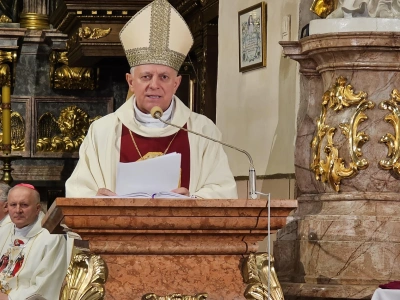 Abp Mokrzycki: bądźmy Kościołem, który strzeże, a nie rani