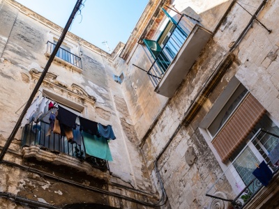 Daniel kupił mieszkanie w Bari za 10 tys. euro, ale potem przeszedł przez piekło. „Przedstawicieli klasy średniej czeka bitwa”