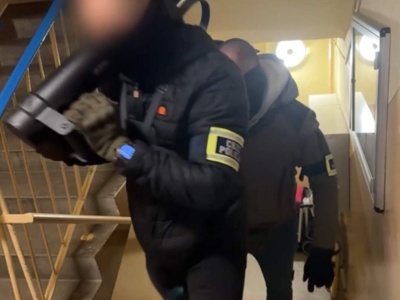 CYBERBANDA ROZBITA! FACEBOOKOWI OSZUŚCI W RĘKACH CBZC – MILIONY W KRYPTOWALUTACH, LUKSUS I ARESZT!