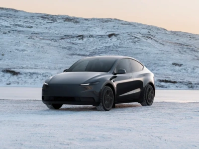 Koniec ze Standard. Tesla Model 3 Napęd na Tylne Koła od 174 990 zł