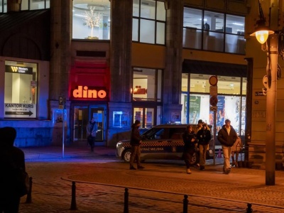 Policja w Dino. Pracownicy mówią o wyzysku, mobbingu i pracy ponad siły