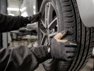 Opony do klasycznych samochodów – na co zwrócić uwagę przy wyborze?