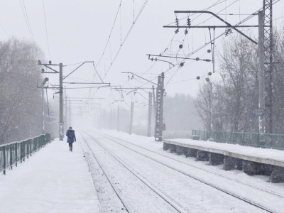 Siarczysty mróz i zamknięty dworzec. Trudny początek ferii dla dzieci z Łęczycy