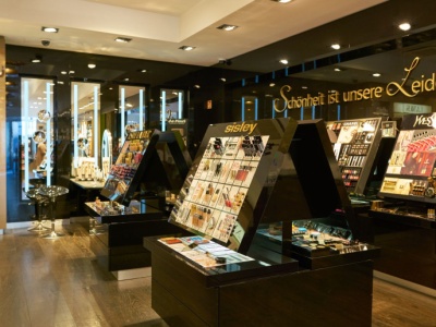 W tym wnętrzu rządziły perfumy! Największa perfumeria ogłasza upadłość po 90 latach