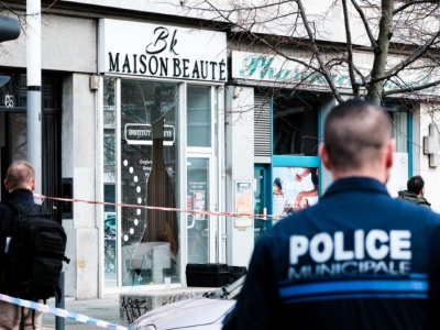 Atak na salon piękności w Grenoble. Do lokalu wrzucono granat