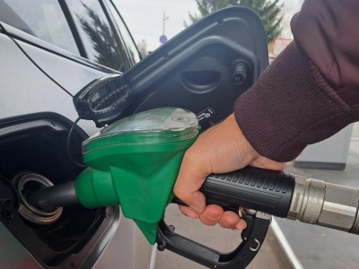 Benzyna 95 czy 98? Droższa nie zawsze znaczy lepsza