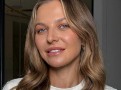 Te spodnie optycznie wysmuklają nogi. Anna Lewandowska już je ma