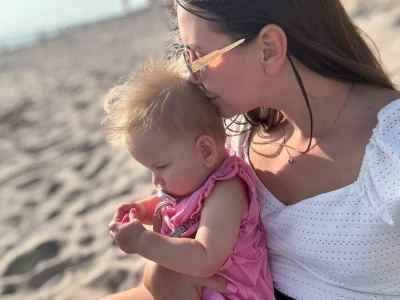 Mała Anielka chce chodzić. Rodzice walczą o jej pierwsze kroki