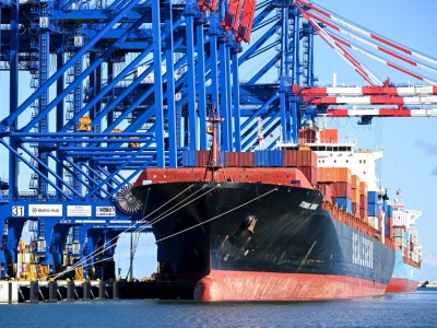 Bałtyk stał się miejscem działań wroga. Najważniejsze jest to, co dzieje się w polskich portach