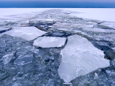 Estończycy wytyczyli lodową drogę. Połączy dwie wyspy