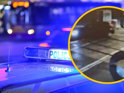 Auto utknęło na torach. Niebezpieczna sytuacja pod Warszawą