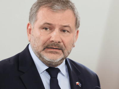 Minister zrzeka się immunitetu po incydencie drogowym. Nieoficjalnie: taki otrzymał mandat