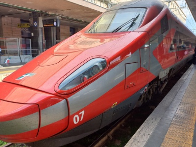 Akcje sabotażowe na infrastrukturę kolejową w pobliżu Bolonii. Ruch pociągów został wstrzymany