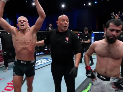 Co za dramaturgia podczas UFC! Rywal Wikłacza odklepał równo z syreną