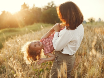 Odrobina „brudu” może chronić przed alergiami. Nowe odkrycia naukowców z Yale