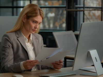 Technologia miała pomagać, a zaczęła męczyć. Większość pracowników mówi 