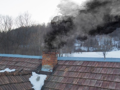 Już tylko rząd broni Czystego Powietrza. „Wnioski są porażające”