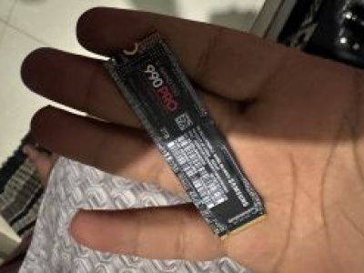 Zbyt tanio, by było prawdziwe. Kupił podrabiany dysk Samsung 990 PRO