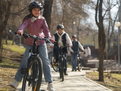 Rowerem, hulajnogą, pieszo. Częstochowa stawia na aktywną i bezpieczną drogę do szkoły