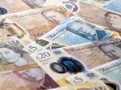 Fałszywe banknoty w obiegu. Jak nie dać się oszukać?