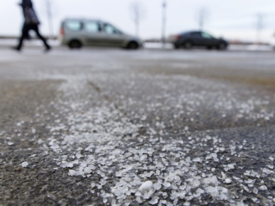 Ślisko na drogach 8 lutego. Alerty w 9 województwach