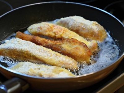 Tyle prądu pobiera płyta indukcyjna. Trzycyfrowy rachunek w skali roku