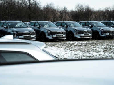 Rekordowe wzmocnienie floty małopolskiej policji. 326 nowych radiowozów (Galeria)